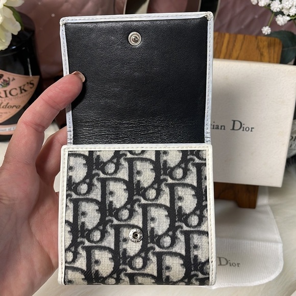 Authentic CHRISTIAN DIOR #2 NAVY BLUE & CREAM BIFOLD SNAP WALLET WITH BOX - Picture 4 of 12